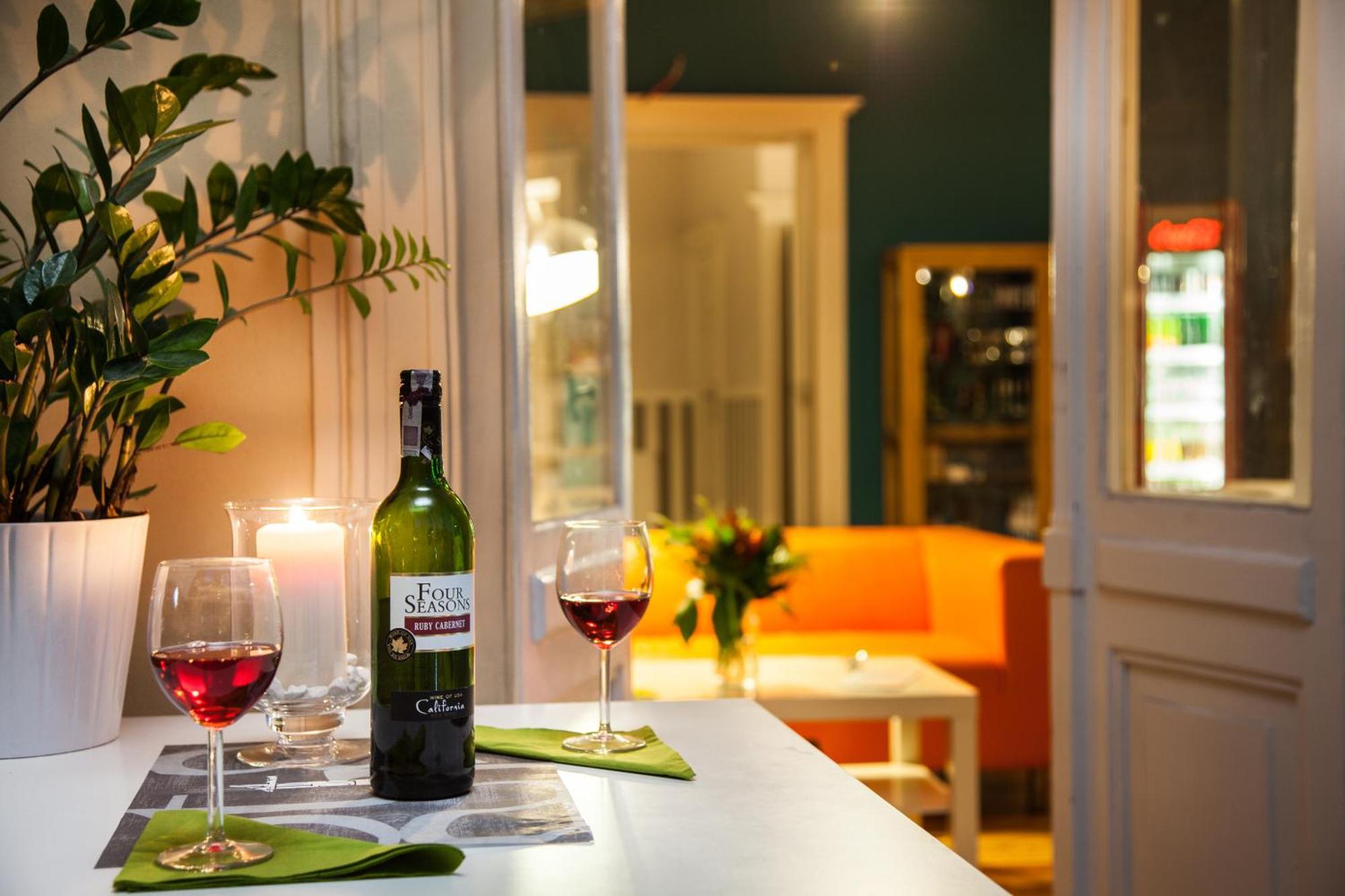 Blooms Inn - City Center Poznan By Friendly Apartments Eksteriør bilde