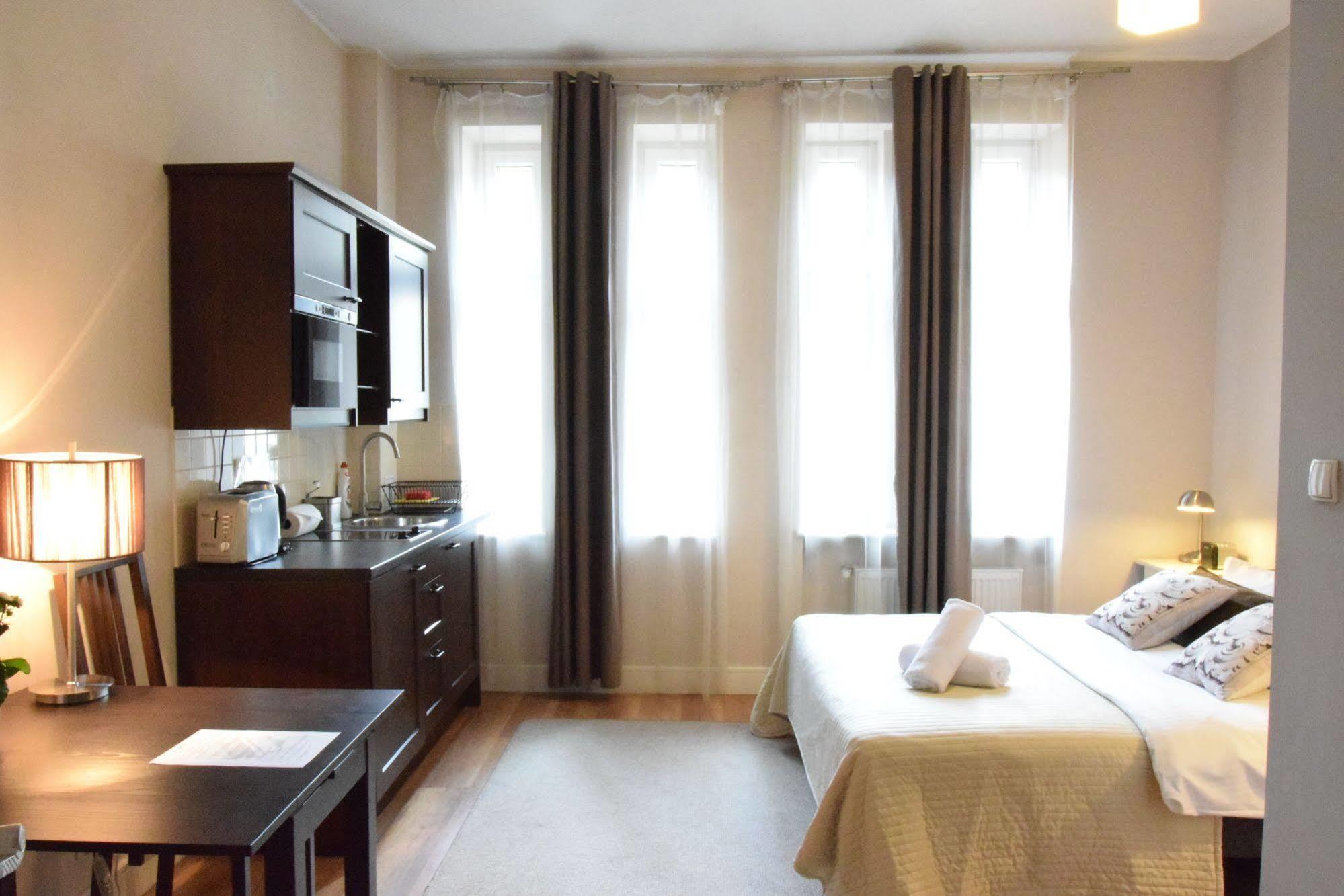 Blooms Inn - City Center Poznan By Friendly Apartments Eksteriør bilde